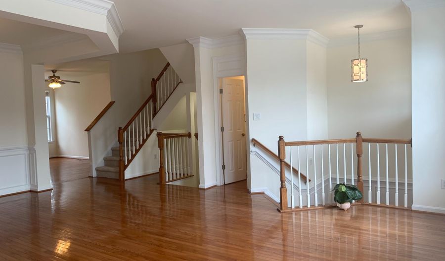 20924 DURYEA Ter, Ashburn, VA 20147 - 3 Beds, 4 Bath