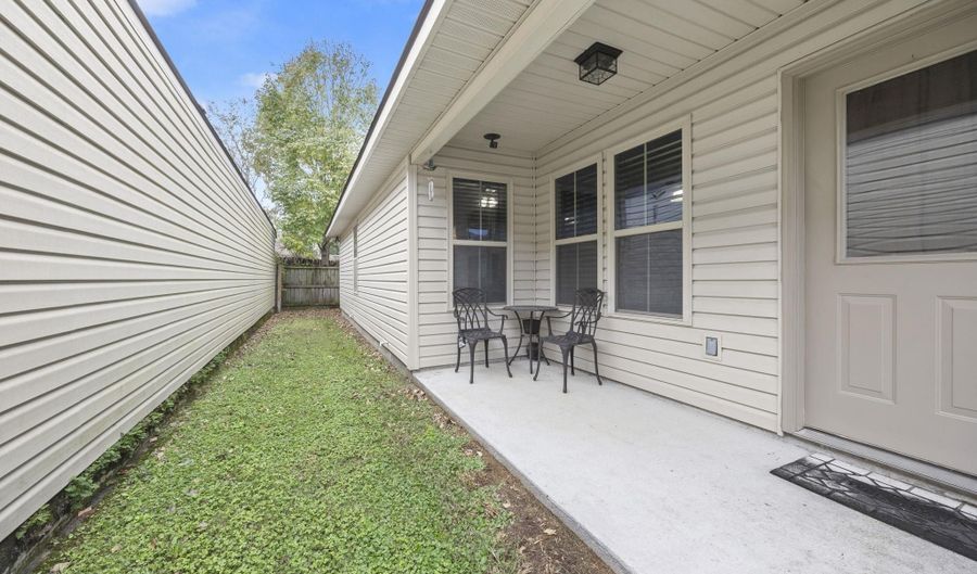 958 Sedona Pines Dr, Baton Rouge, LA 70816 - 3 Beds, 2 Bath