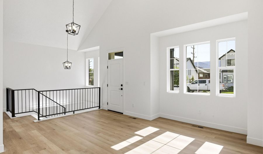 694 S Liberty Cove Dr, Cedar City, UT 84720 - 5 Beds, 3 Bath