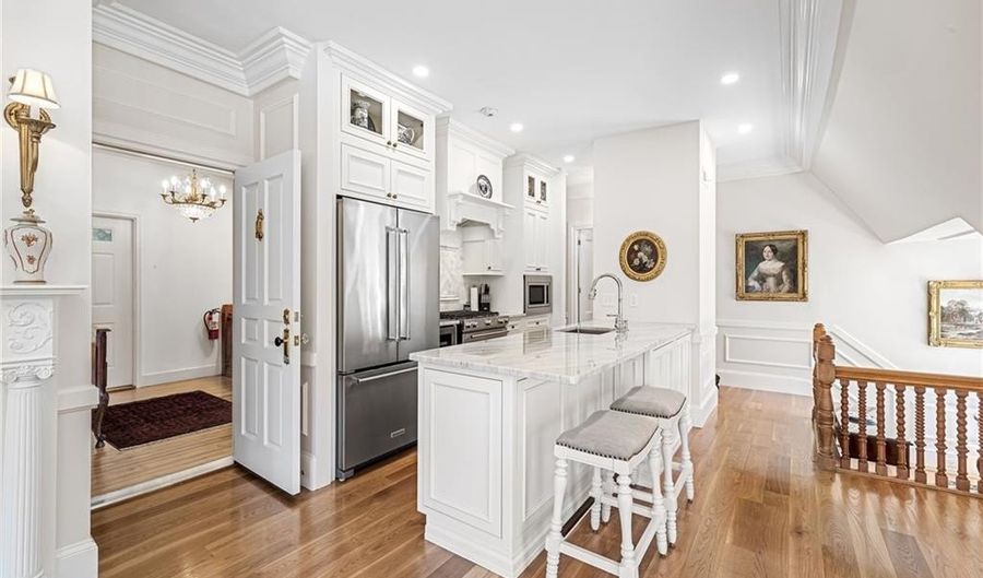 541 Bellevue Ave 5, Newport, RI 02840 - 2 Beds, 2 Bath