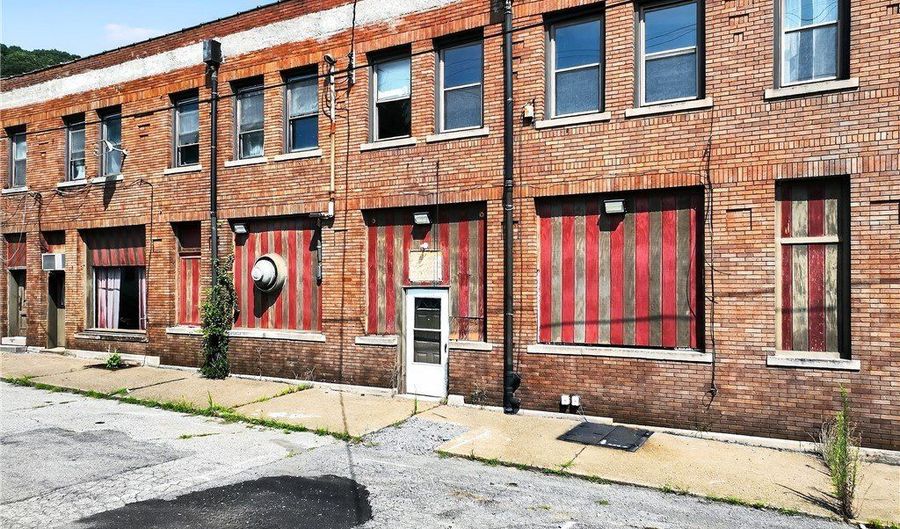 243 Main Ave, Aliquippa, PA 15001 - 0 Beds, 0 Bath