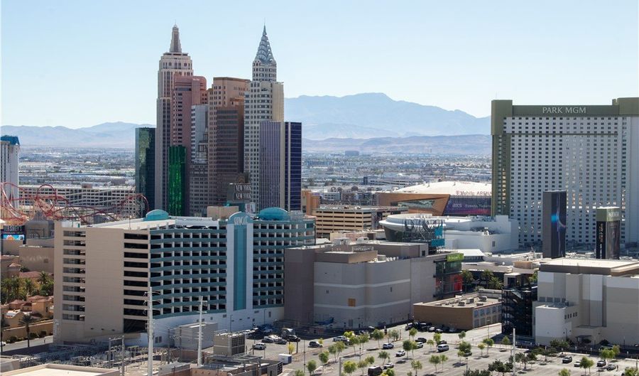135 E Harmon Ave 2215, Las Vegas, NV 89109 - 0 Beds, 1 Bath