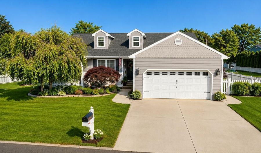 653 Neptune Ave, Beachwood, NJ 08722 - 3 Beds, 2 Bath