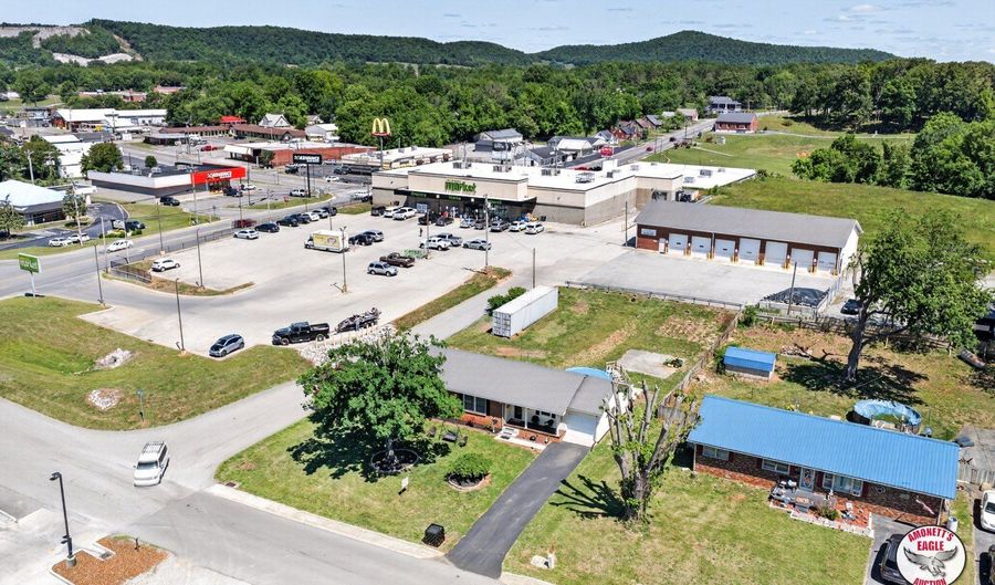 200 Nolan St, Albany, KY 42602 - 3 Beds, 2 Bath