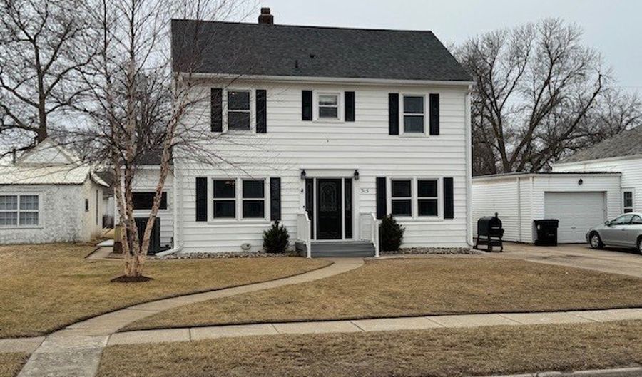 315 W State St, Atkinson, NE 68713 - 4 Beds, 3 Bath