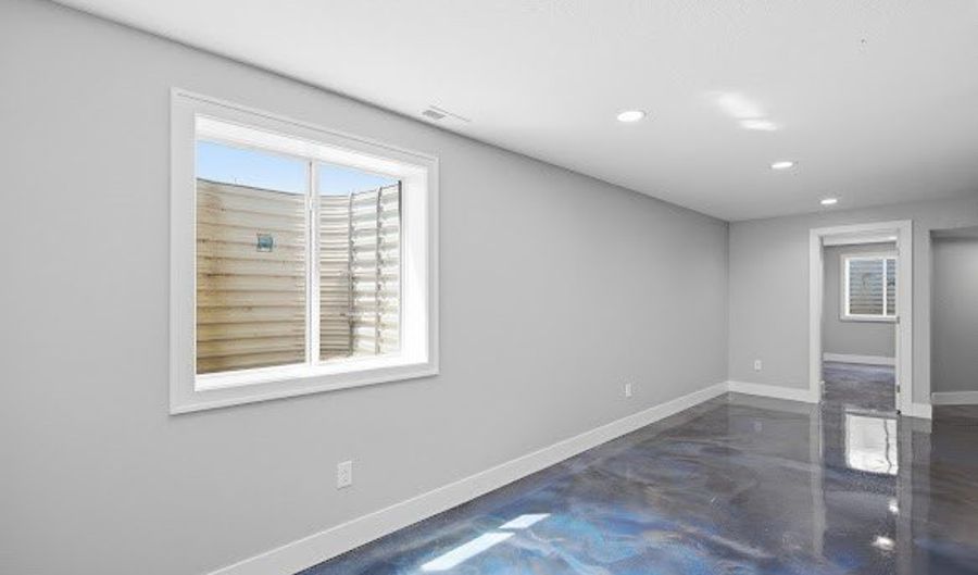 2634 3rd Ave SW, Altoona, IA 50009 - 5 Beds, 4 Bath