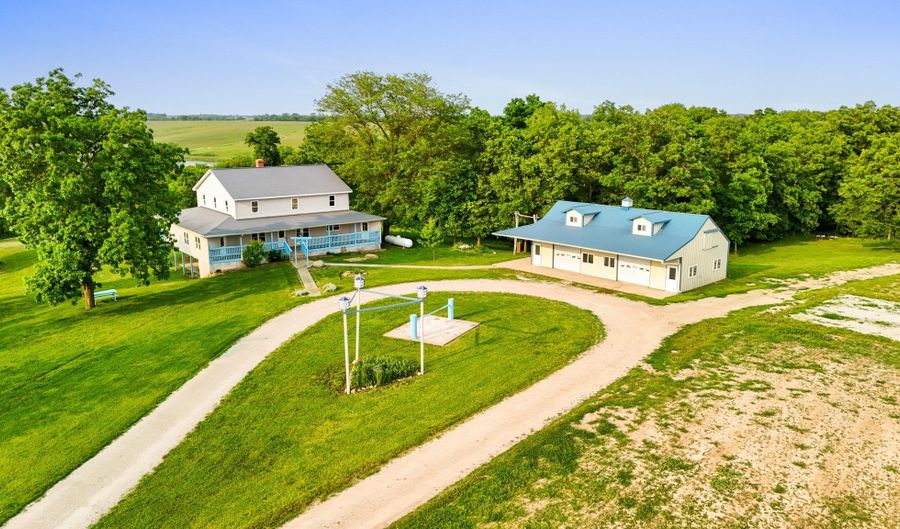 2466 655th Ave, Albia, IA 52531 - 8 Beds, 3 Bath