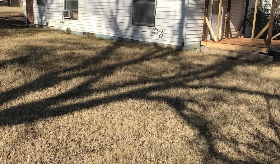 1023 Lawson Ave, Beaver, OK 73932 - 2 Beds, 1 Bath
