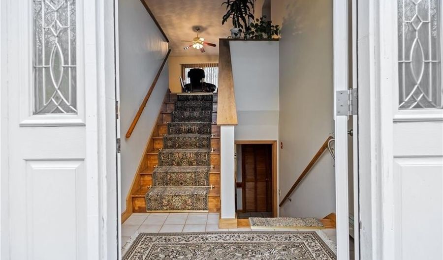 3 Betsy Dr, Bristol, RI 02809 - 3 Beds, 3 Bath