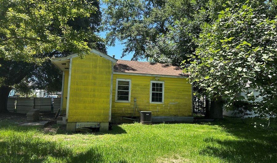 2008 GREATER Ave, Biloxi, MS 39531 - 2 Beds, 1 Bath