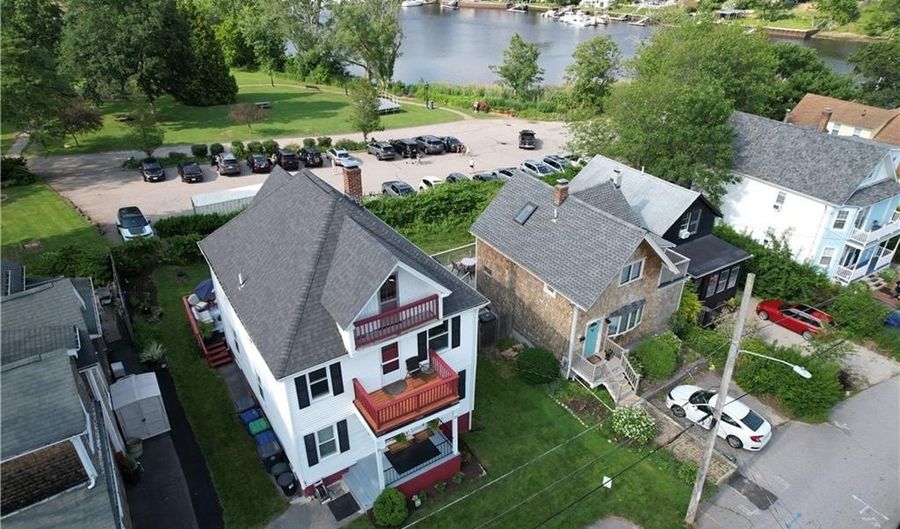 19 Remington St, Warwick, RI 02888 - 4 Beds, 2 Bath