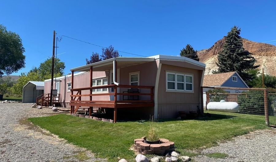 120 E Valley Ave, Challis, ID 83226 - 1 Beds, 1 Bath