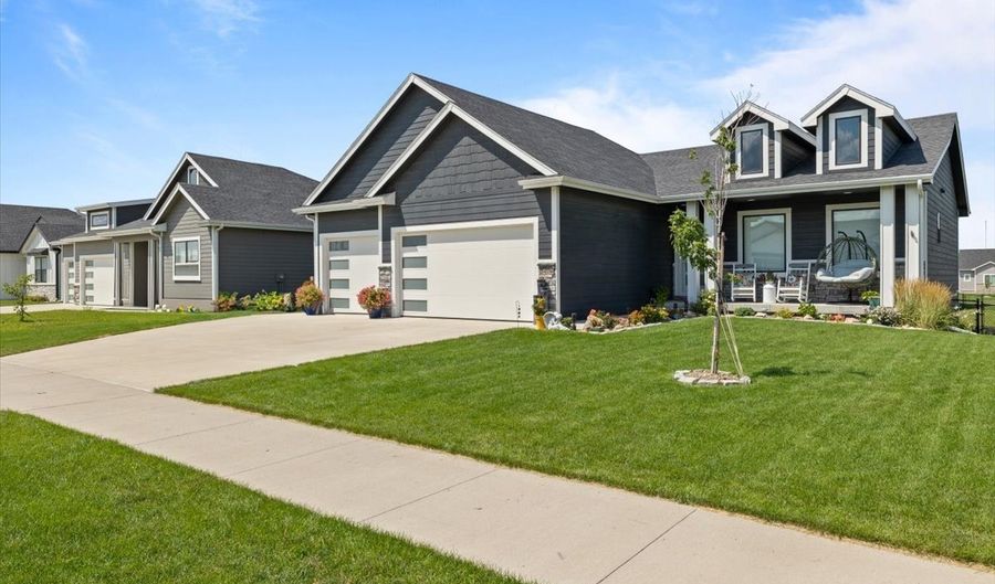 3408 NW Reinhart Dr, Ankeny, IA 50023 - 5 Beds, 3 Bath