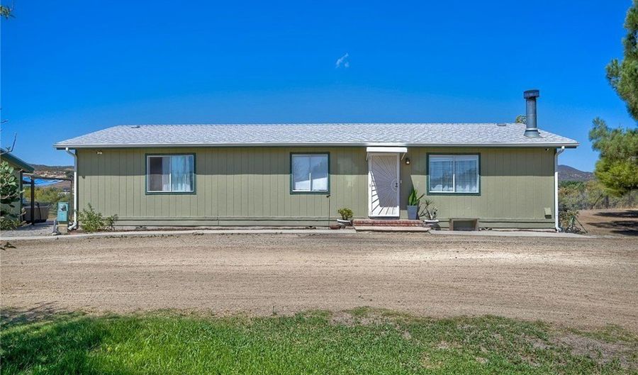 49450 Kiowa, Aguanga, CA 92536 - 3 Beds, 2 Bath