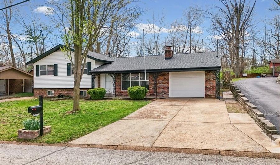 1963 Maple Ln, Arnold, MO 63010 - 4 Beds, 3 Bath