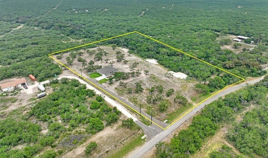301 County Road 146, Alice, TX 78332 - 4 Beds, 2 Bath