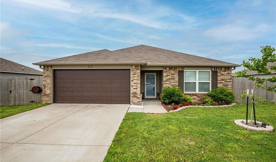 713 NW 67th Ave, Bentonville, AR 72713 - 3 Beds, 2 Bath