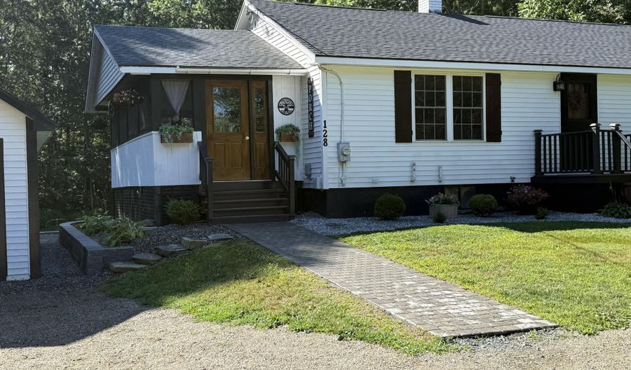 128 Shepard Rd, Belfast, ME 04915 - 2 Beds, 1 Bath