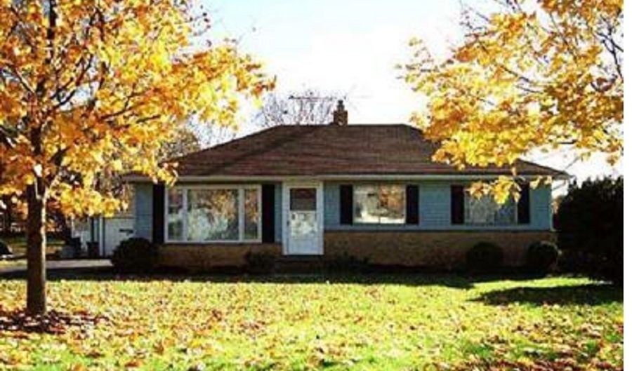 24676 Price Rd, Bedford Heights, OH 44146 - 3 Beds, 2 Bath