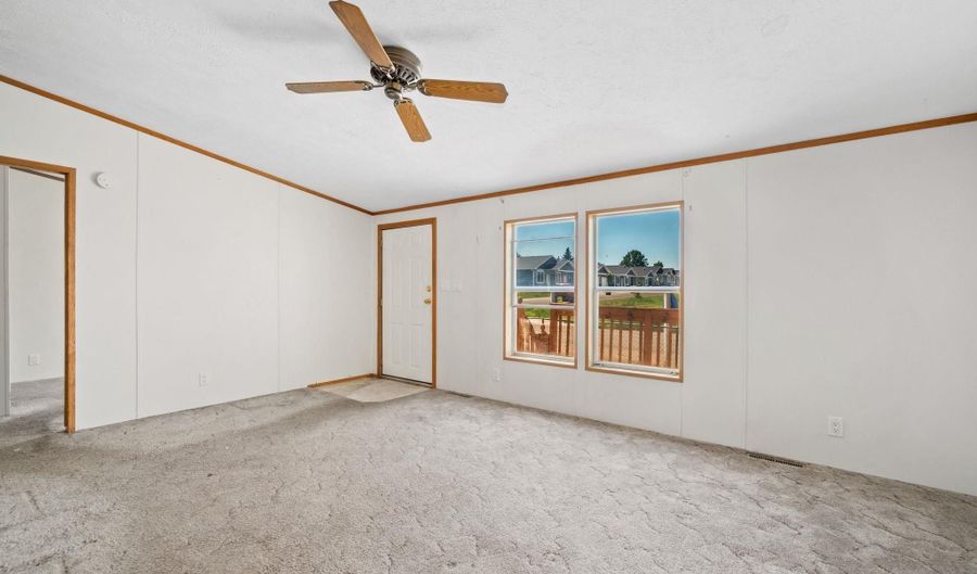300 E PROSSER Rd 26, Cheyenne, WY 82007 - 3 Beds, 2 Bath