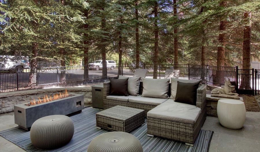736 W Smuggler St B, Aspen, CO 81611 - 4 Beds, 4 Bath