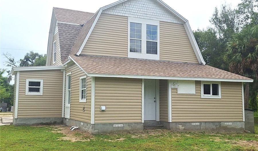 102 W VIRGINIA St, Arcadia, FL 34266 - 4 Beds, 2 Bath