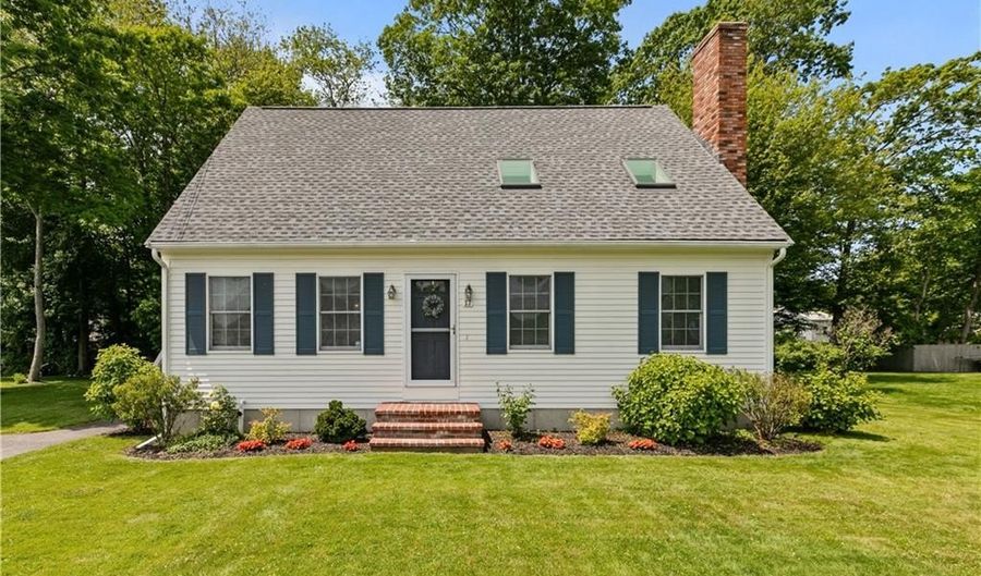 17 Basswood Dr, Bristol, RI 02809 - 3 Beds, 2 Bath
