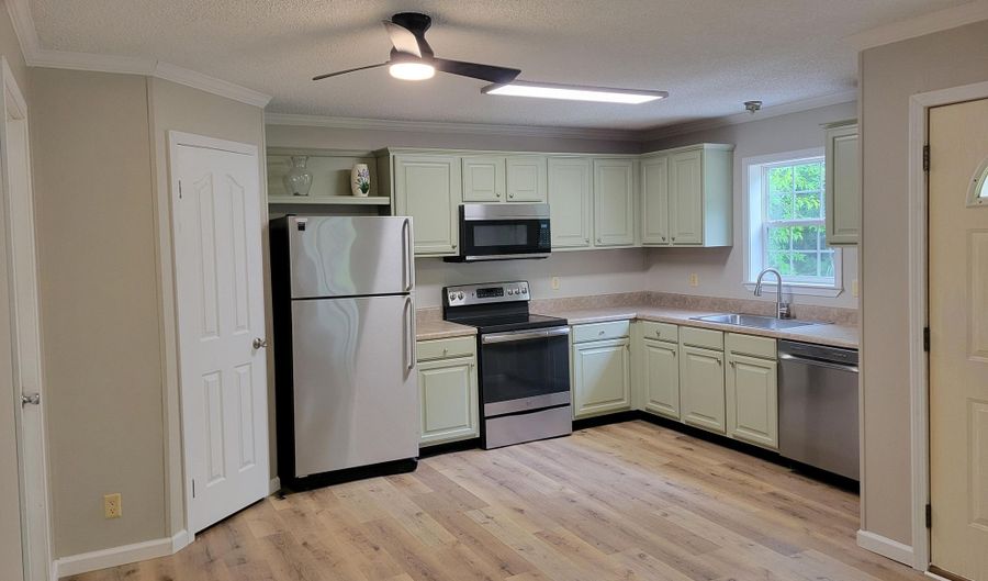 367 Battleground Rd, Atkinson, NC 28421 - 2 Beds, 3 Bath