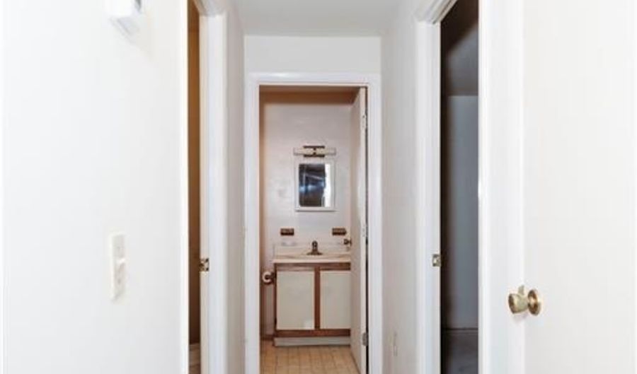66 Girard Ave 106, Newport, RI 02840 - 1 Beds, 1 Bath
