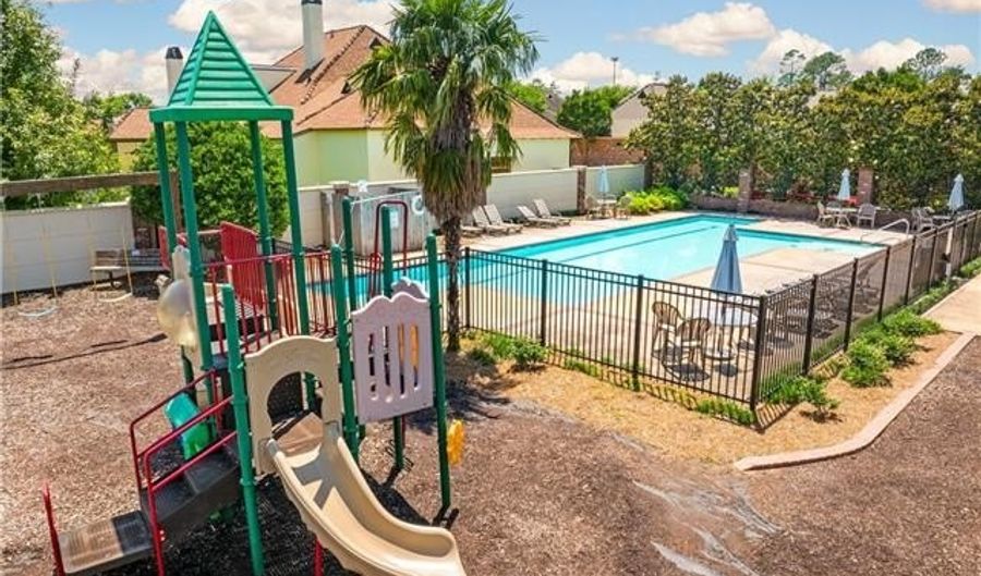 511 ANDERSON Ct, Alexandria, LA 71303 - 4 Beds, 3 Bath