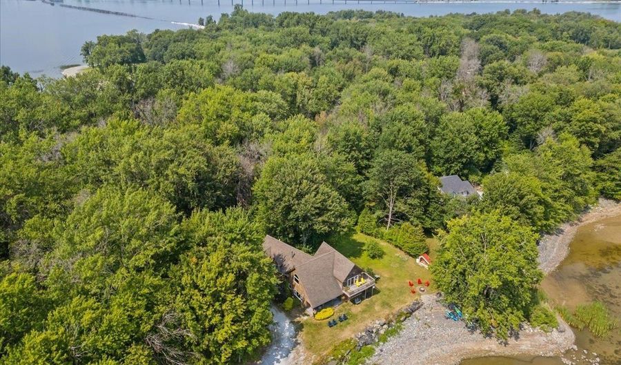 1299 Windmill Pt, Alburgh, VT 05440 - 4 Beds, 3 Bath