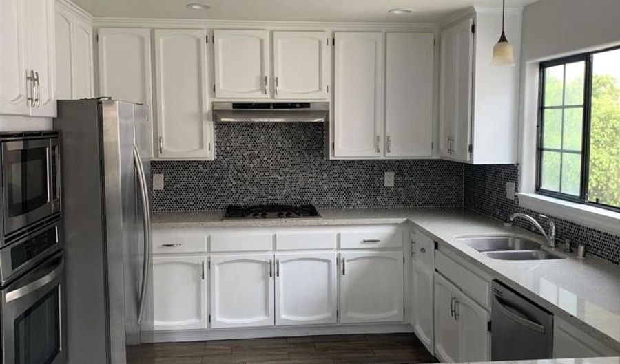 4556 Cove Dr, Carlsbad, CA 92008 - 3 Beds, 3 Bath