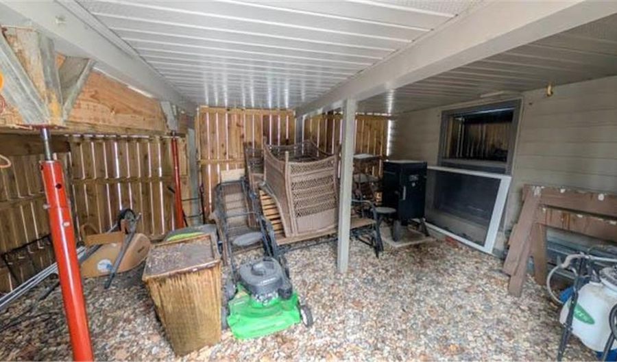1918 Bayview Dr, Albert Lea, MN 56007 - 3 Beds, 2 Bath