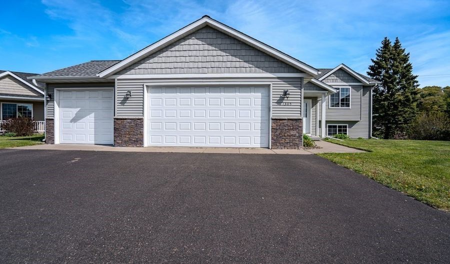 1305 Whistling Straits Ct, Altoona, WI 54720 - 4 Beds, 2 Bath