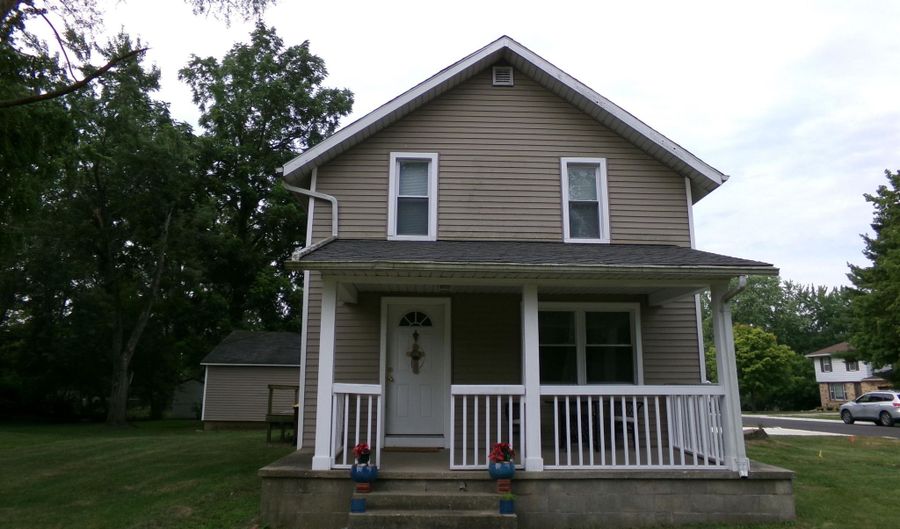 204 Hawthorne St, Alma, MI 48801 - 4 Beds, 2 Bath