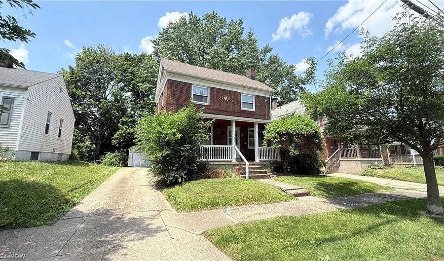 592 Lindell St, Akron, OH 44305 - 3 Beds, 2 Bath
