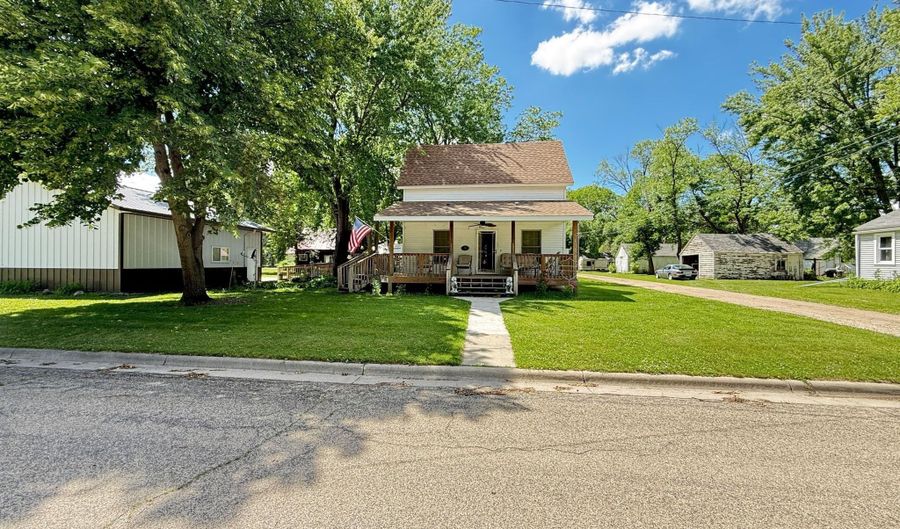 135 N Petrick St, Appleton, MN 56208 - 1 Beds, 2 Bath