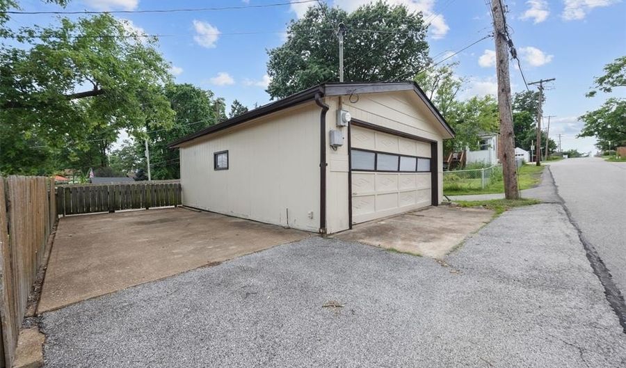 9405 Mackenzie Rd, Affton, MO 63123 - 3 Beds, 2 Bath