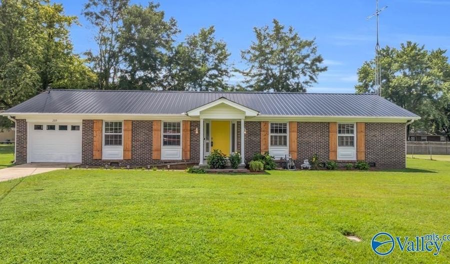 209 Noblitt St, Albertville, AL 35950 - 3 Beds, 2 Bath