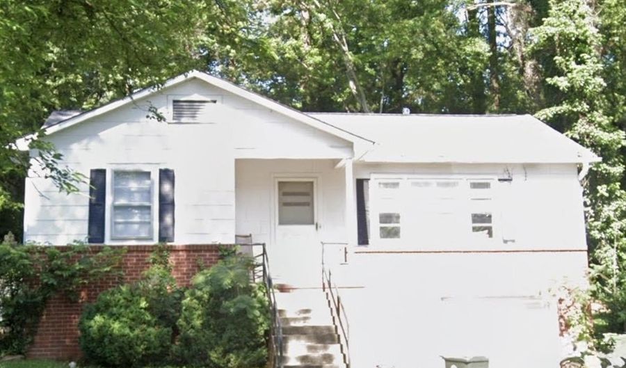 318 Spring St, Athens, AL 35611 - 3 Beds, 1 Bath
