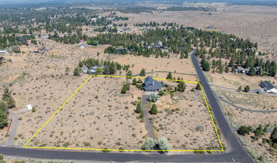 59641 Calgary Loop, Bend, OR 97702 - 3 Beds, 3 Bath
