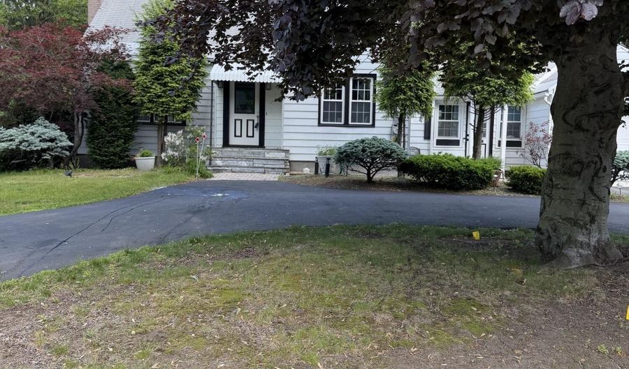 143 Sand Creek Rd, Albany, NY 12205 - 2 Beds, 1 Bath