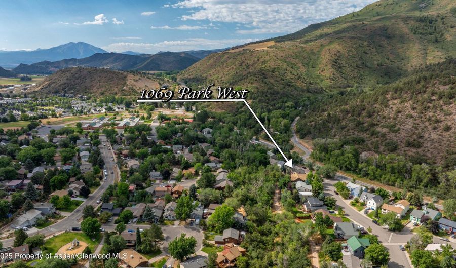 1069 Park West Dr, Glenwood Springs, CO 81601 - 4 Beds, 4 Bath