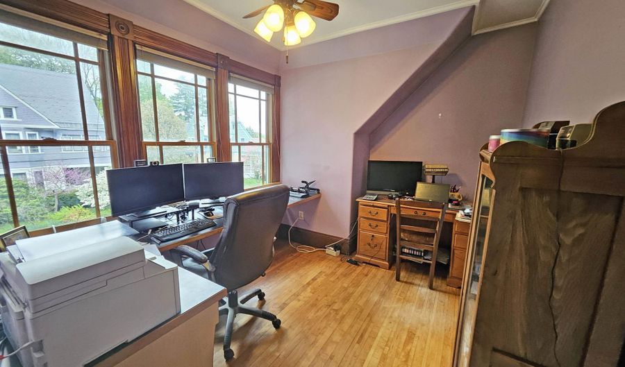 30 Chapin St, Brattleboro, VT 05301 - 3 Beds, 3 Bath