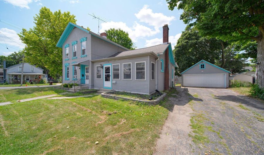 414 Division St, Adrian, MI 49221 - 4 Beds, 2 Bath