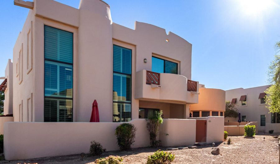 333 N PENNINGTON Dr 15, Chandler, AZ 85224 - 3 Beds, 3 Bath