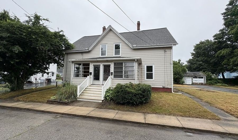 2-4 Elmwood St, Amesbury, MA 01913 - 5 Beds, 2 Bath