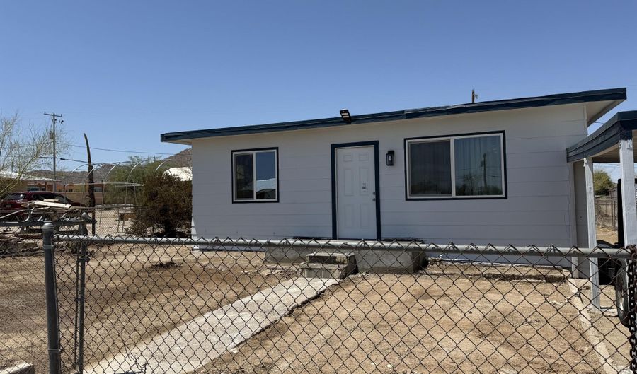 921 N THOMPSON Ave, Ajo, AZ 85321 - 2 Beds, 1 Bath