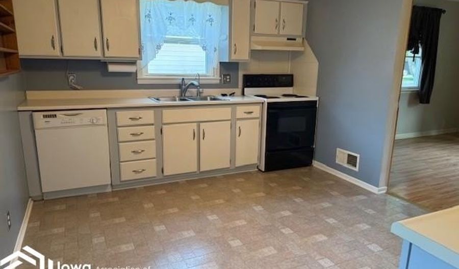 1314 E North St, Algona, IA 50511 - 2 Beds, 2 Bath