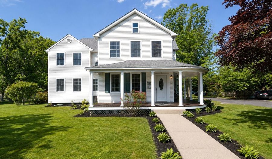 138 Church St, Belford, NJ 07718 - 5 Beds, 3 Bath